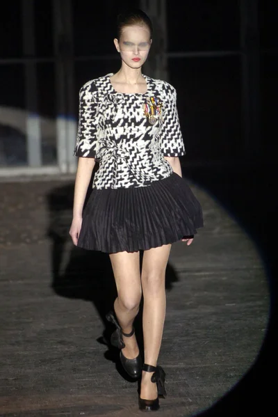 Look 30